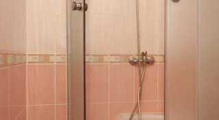 Гостевой дом Gala Солнечногорское Двухместный номер с 2 отдельными кроватями и общей ванной комнатой-3